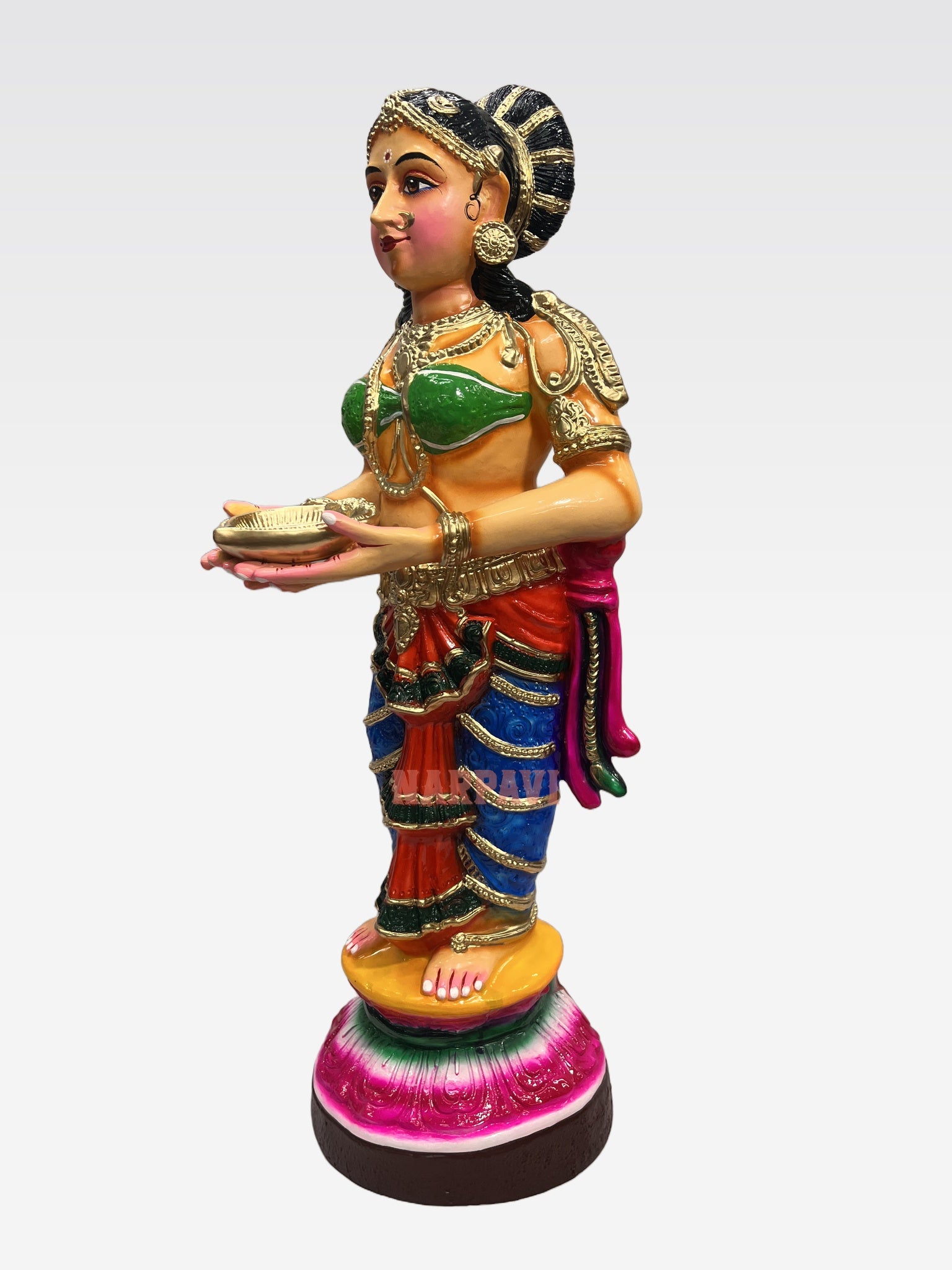 SS PAAVAI VILAKKU BIG