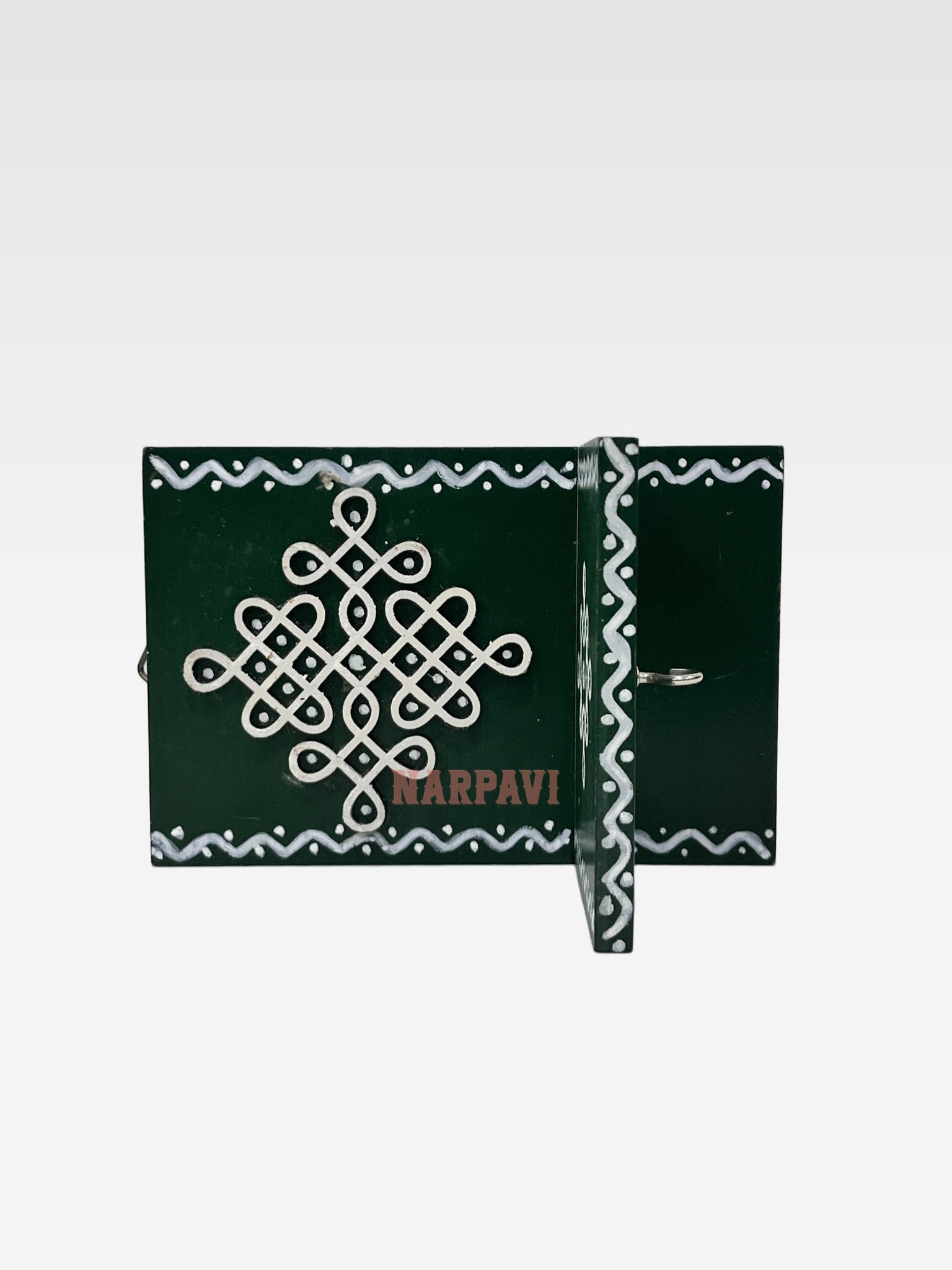 TAC L HANGING KOLAM