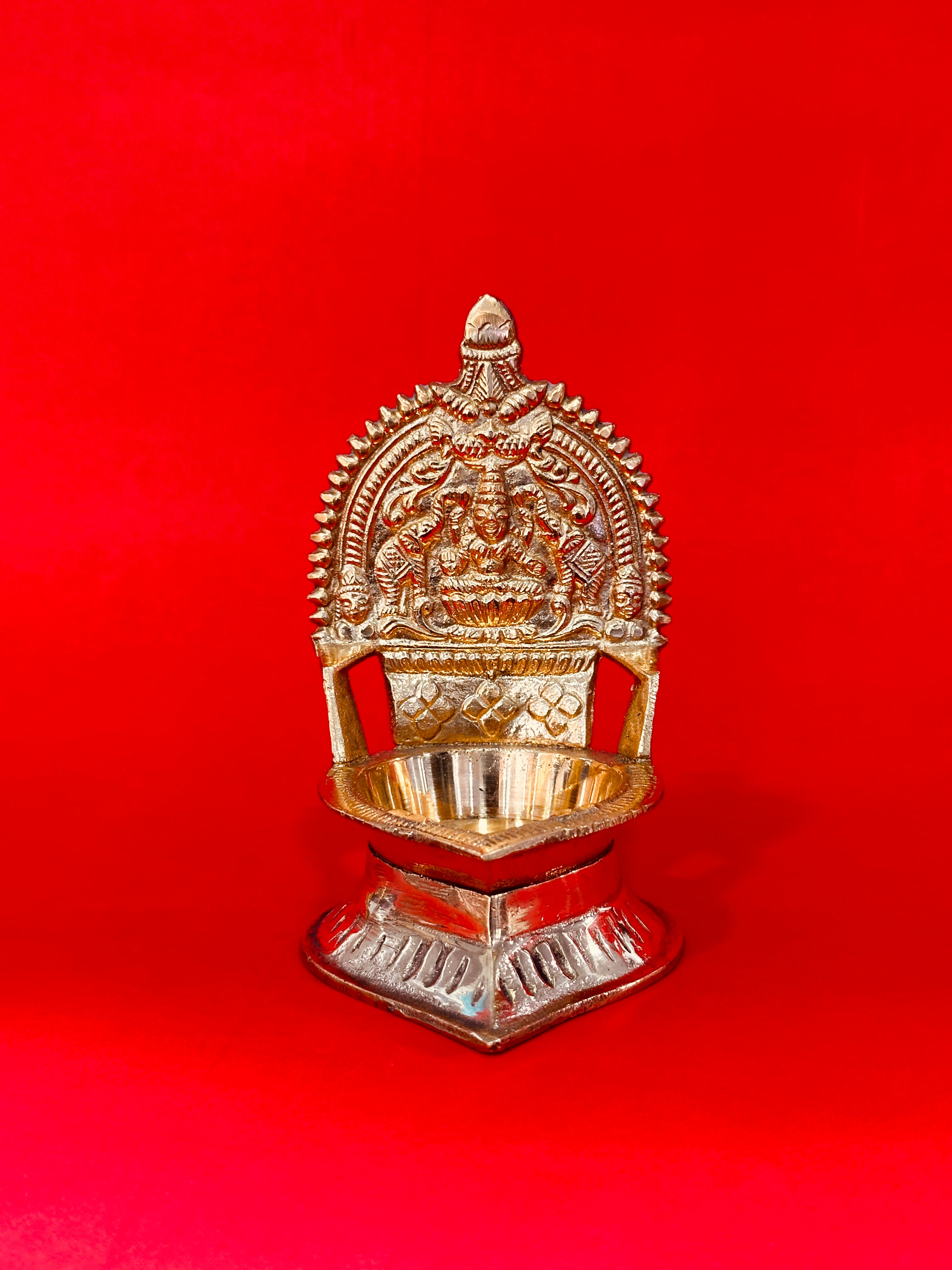 BABY KAMATCHI VILAKKU