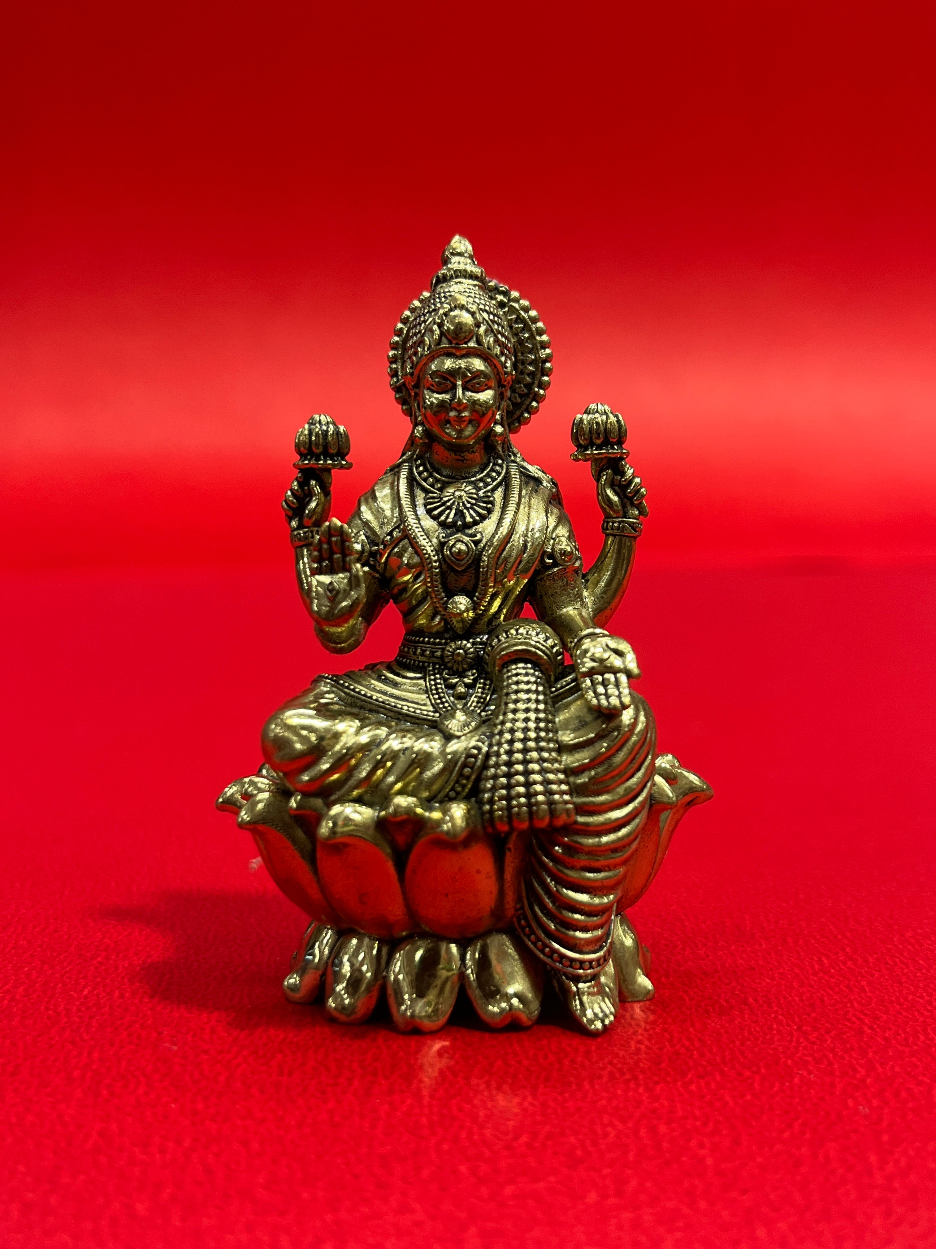 Lakshmi (S)