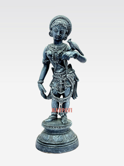 Kili Kannadi Paavai
