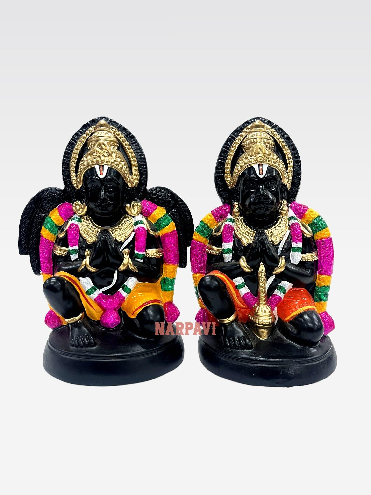 Sitting Garudan   Hanuman